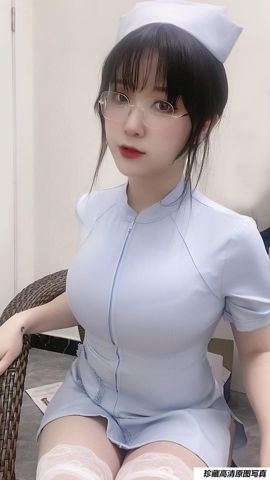 奇行家狗崽 - NO.07 七三蓝护士 [16P-80MB]