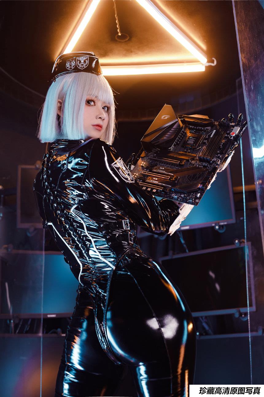 izumi泉桃子 - NO.06 帝国通讯官 [30P-233MB]