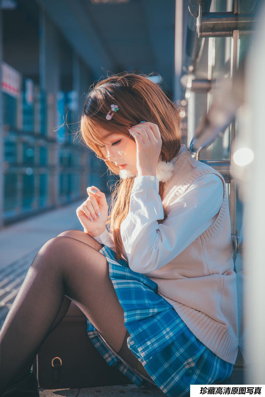 雪晴Astra - NO.32 JK夕阳 [25P-263MB]