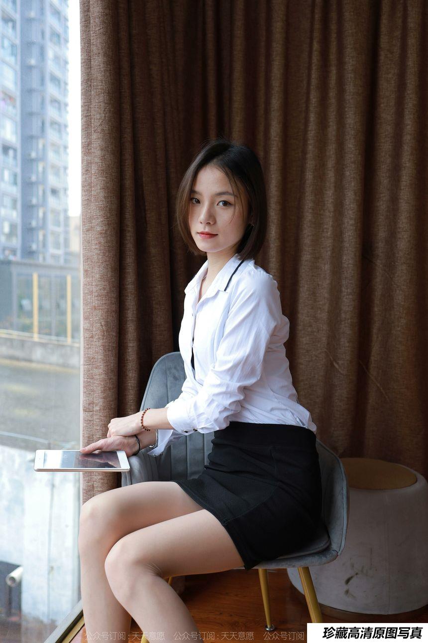 [IESS异思趣向] 2022.01.07 丝享家983：小六《短发配短裙》[84P／96.2MB]