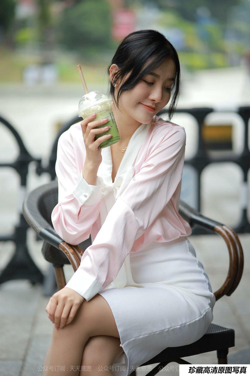 [IESS异思趣向]2021.11.19 丝享家978：婉苹《粉红色的回忆》[83P／76.4MB]