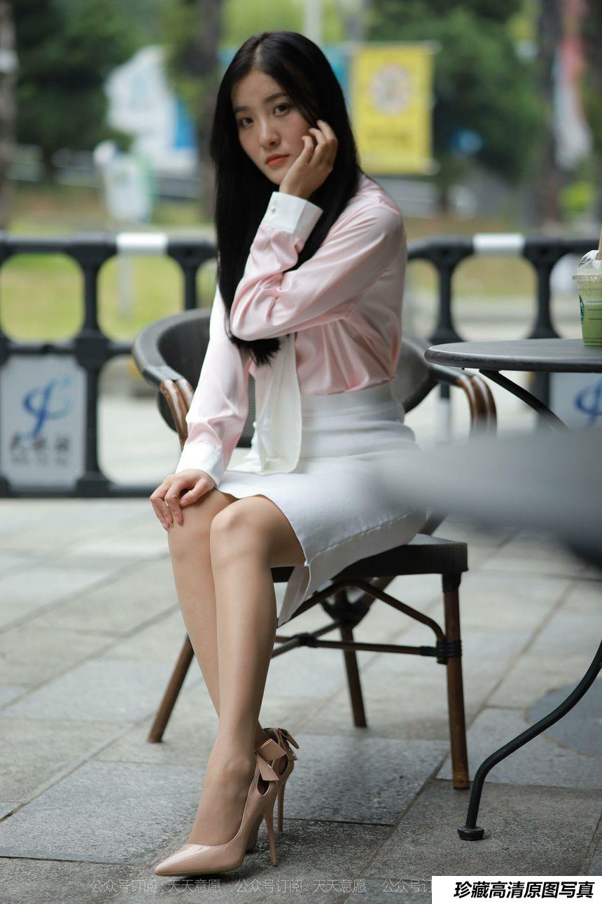 [IESS异思趣向]2021.11.19 丝享家978：婉苹《粉红色的回忆》[83P／76.4MB]