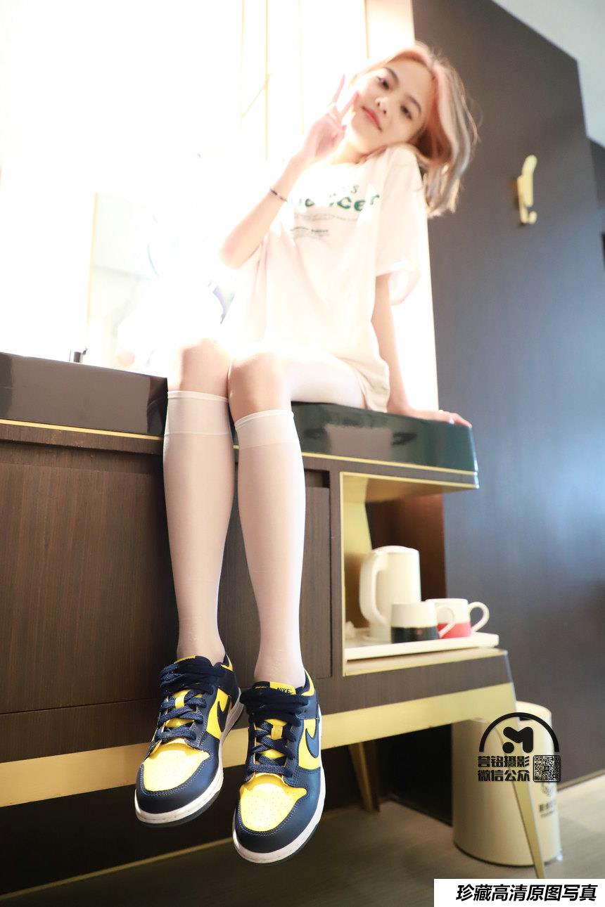 [誉铭传媒]袜足摄影 2021年 NO.039期[100P+1V／1.12GB]