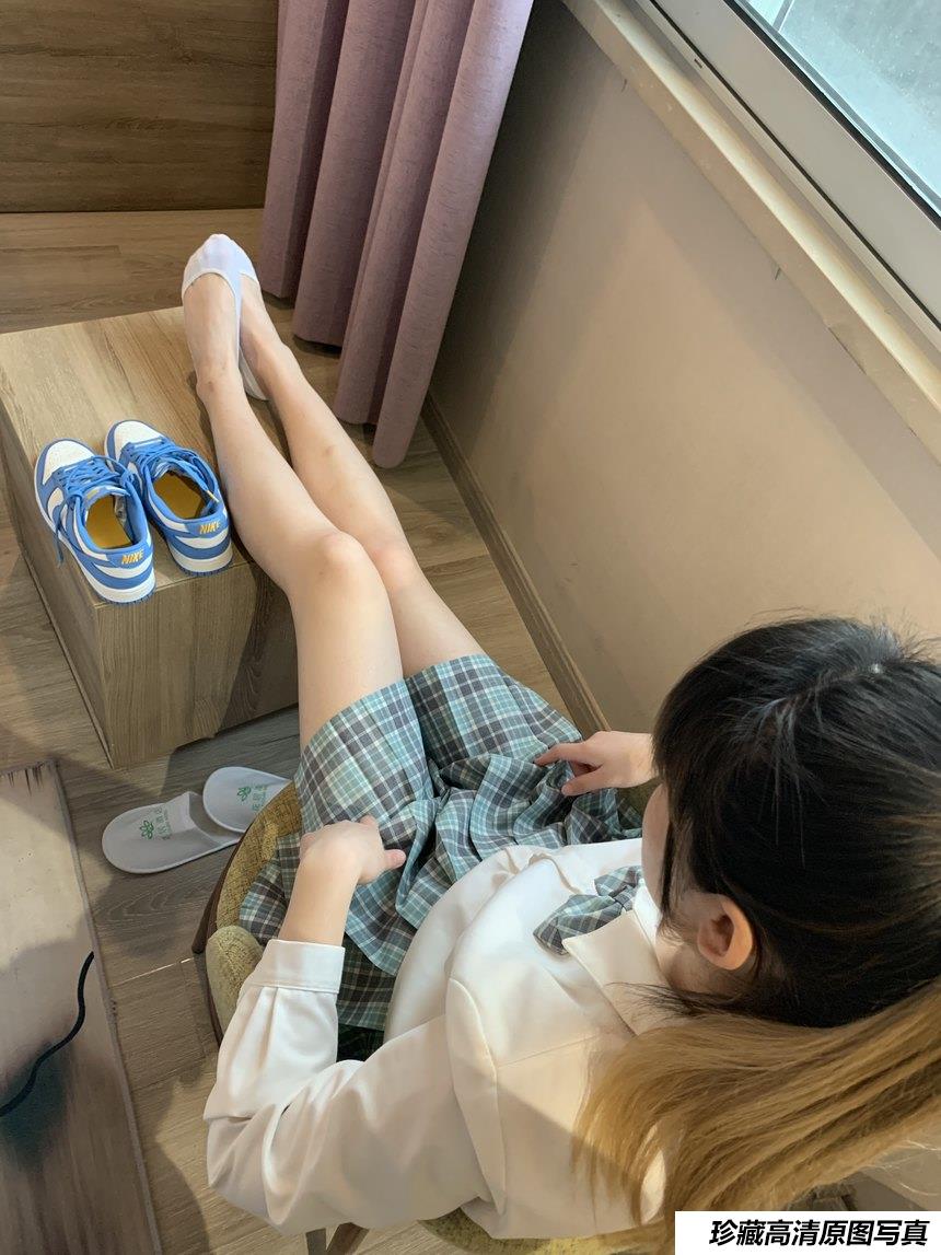 [誉铭传媒]袜足摄影 2021年《05月份微信公众号付费福利》[65P+8V／424MB]