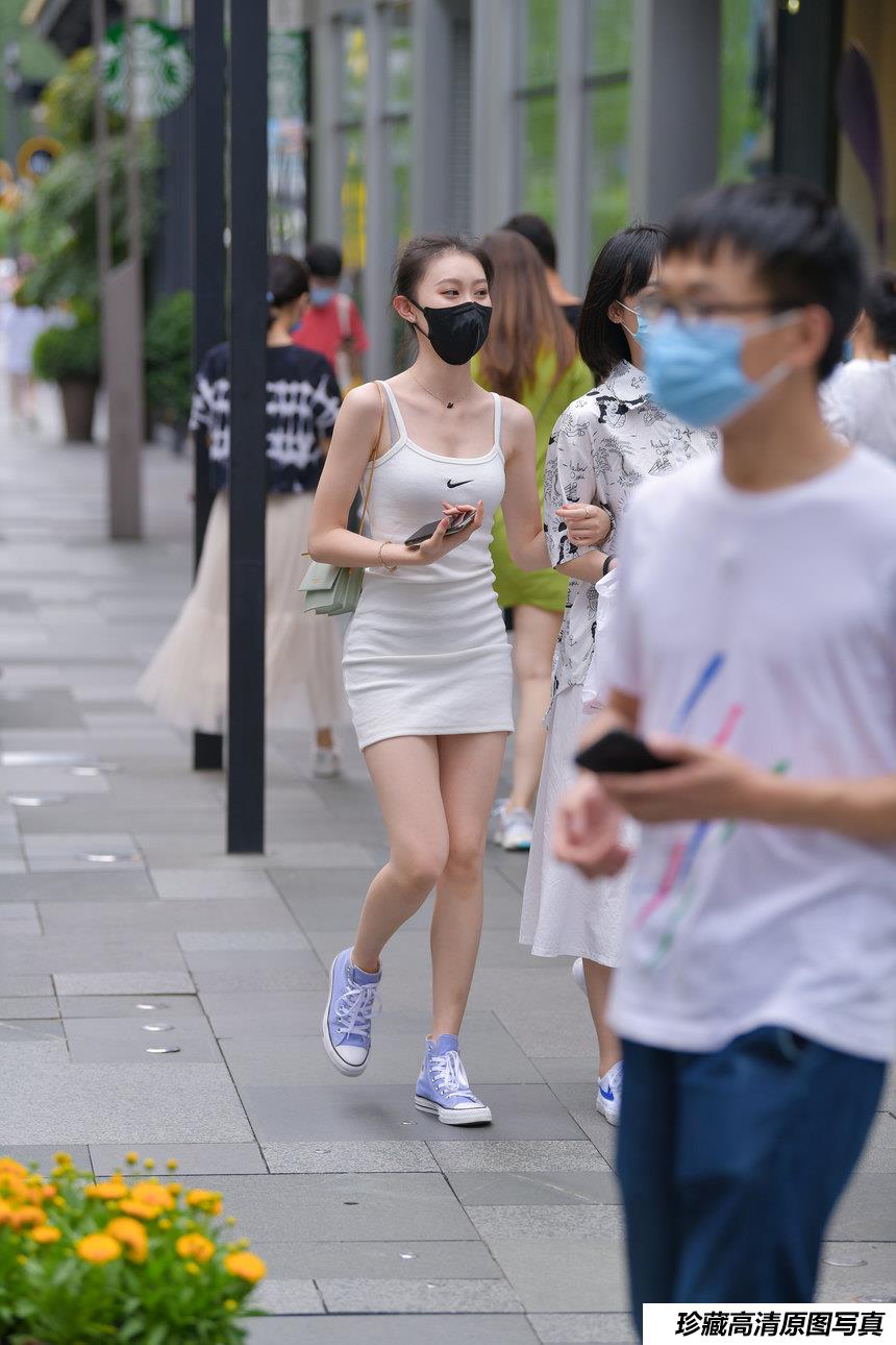 都市丽人吊带包臀裙小姐姐【67P-762MB】