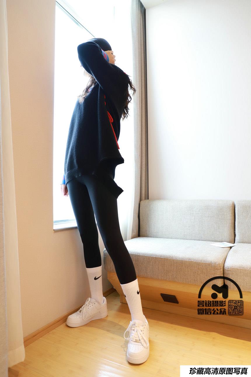 [誉铭传媒]袜足摄影 2021年《07.02赞助定制作品》[90P+1V／1.08GB]