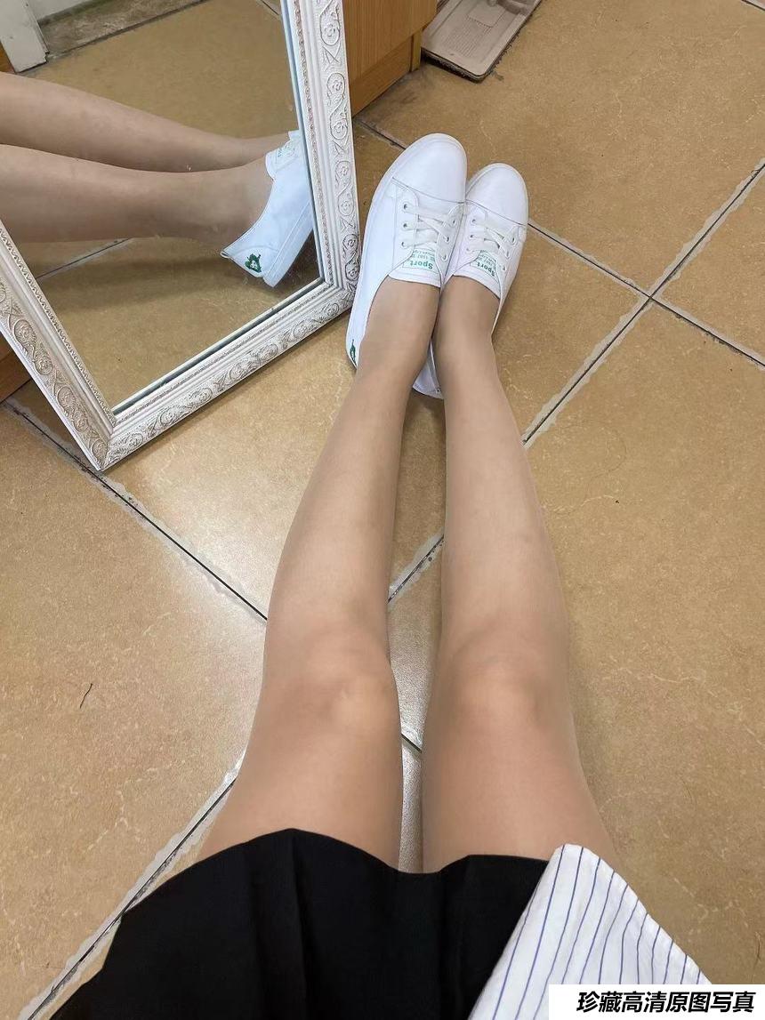 [誉铭传媒]袜足摄影 2021年《06月份微信公众号付费福利》[76P+10V／321MB]