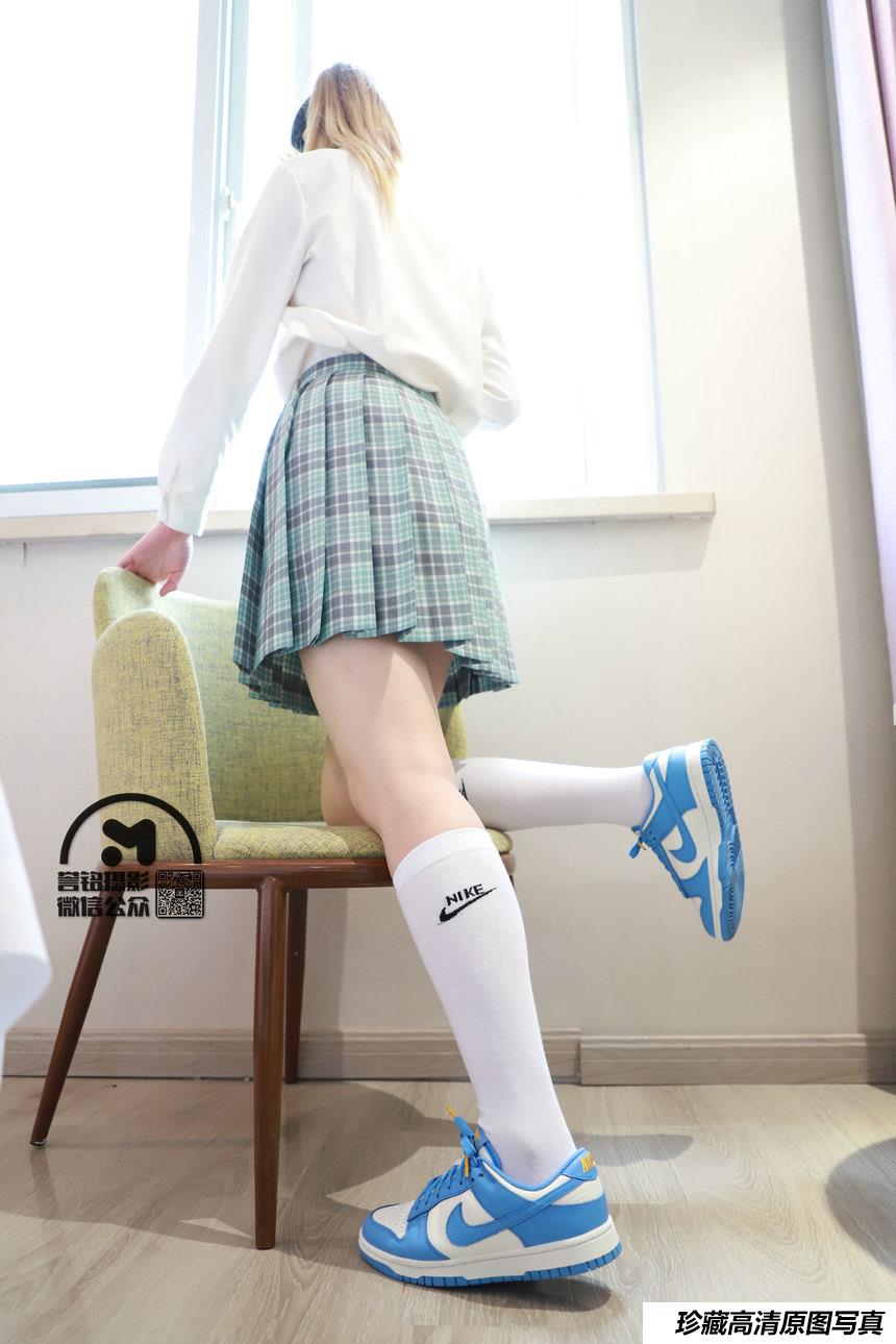 [誉铭传媒]袜足摄影 2021年《06.13赞助定制作品》[88P+1V／1.05GB]