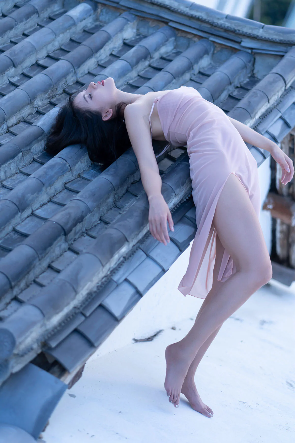 图片[7]-最新超人气嫩模阿朱(就是阿朱啊)天台屋顶露出摄影 性感酥乳窈窕身材 4K原版视频超细腻[105P+1V/4K 2.75G]-绅士图