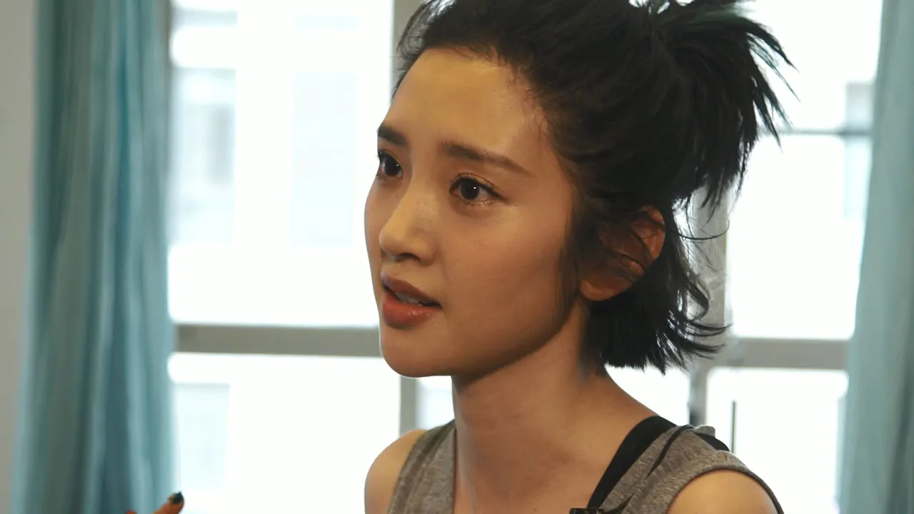 图片[9]-[明星]唐艺昕近距离拍摄瑜伽紧身高清视频[2v-3.95G-1080P]-绅士图