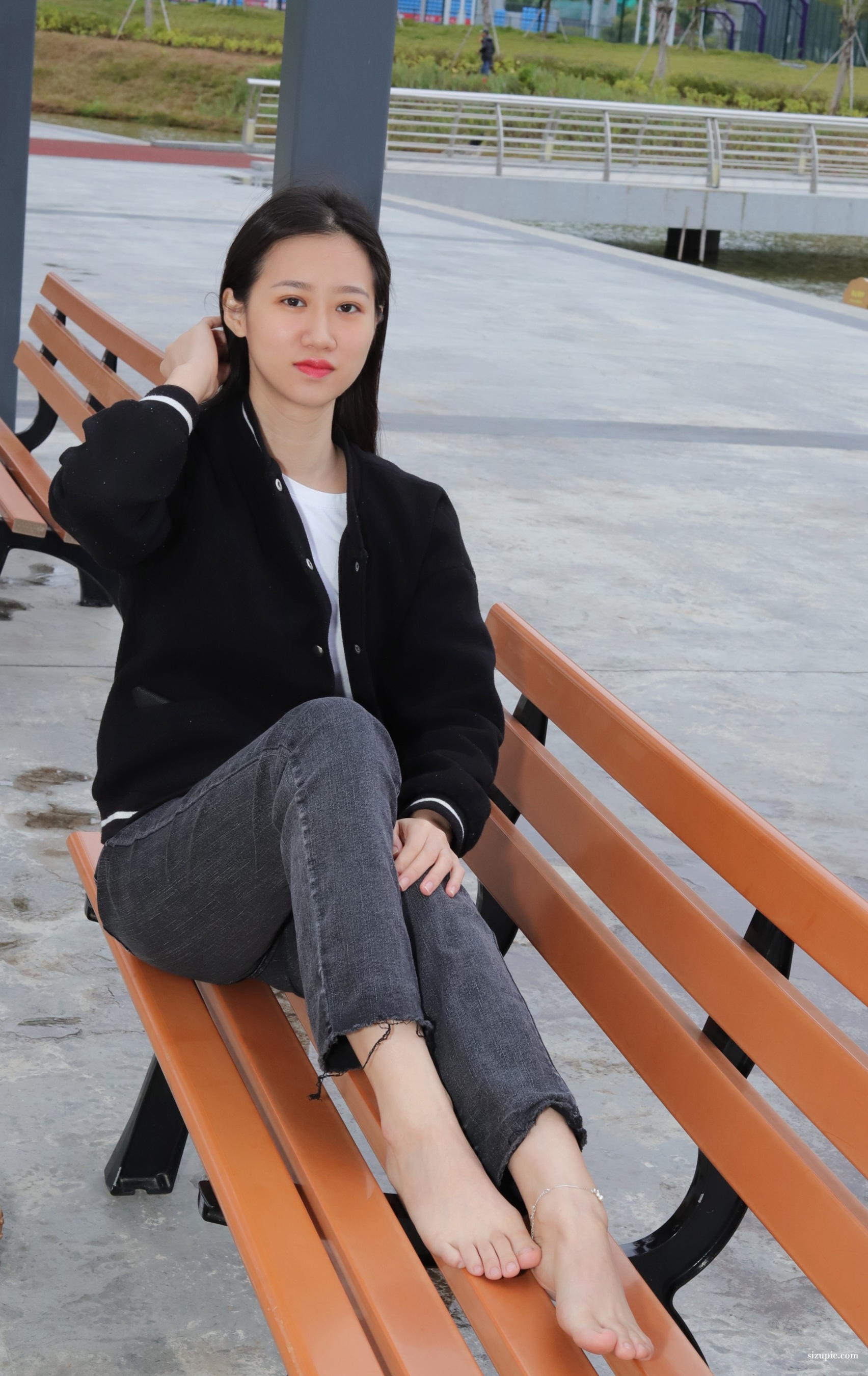 KZz5Jlym7b6sVX9k.jpg KZz5Jlym7b6sVX9k.jpg