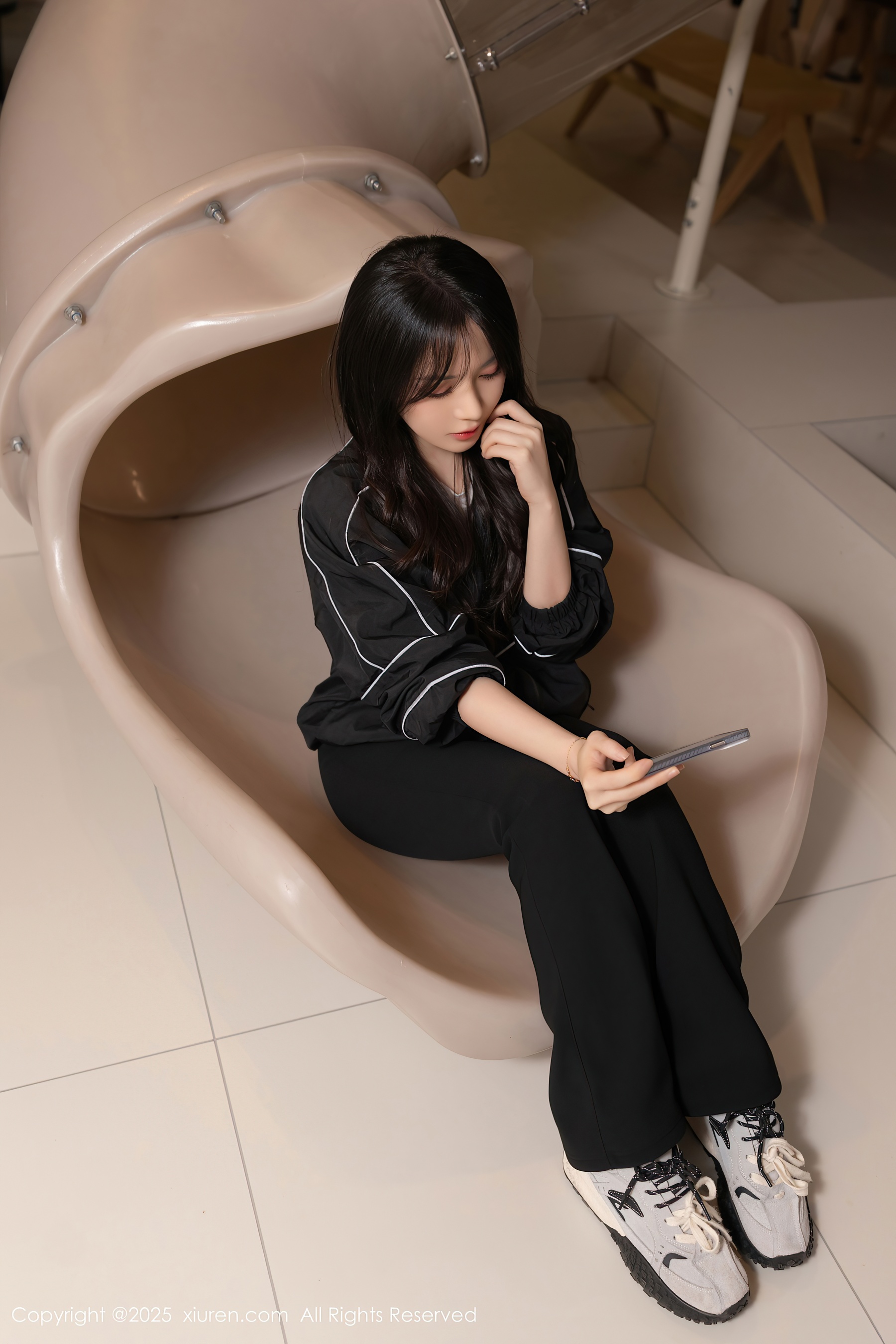 YI5MSH_Q34m3-1lF.jpg